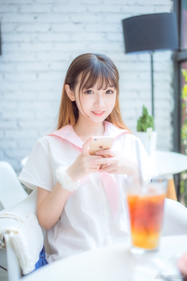 “也就是说……”魏延一脸恍然的看向庞统。
